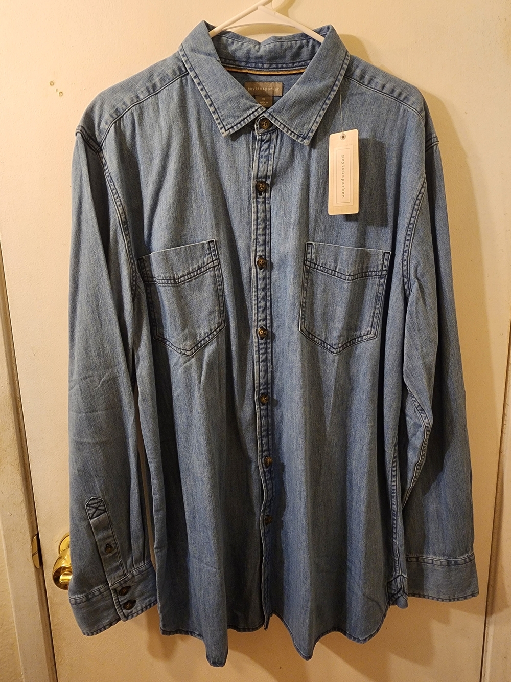 Peyton & Parker Light Wash Denim Long-Sleeve Button-Up Shirt